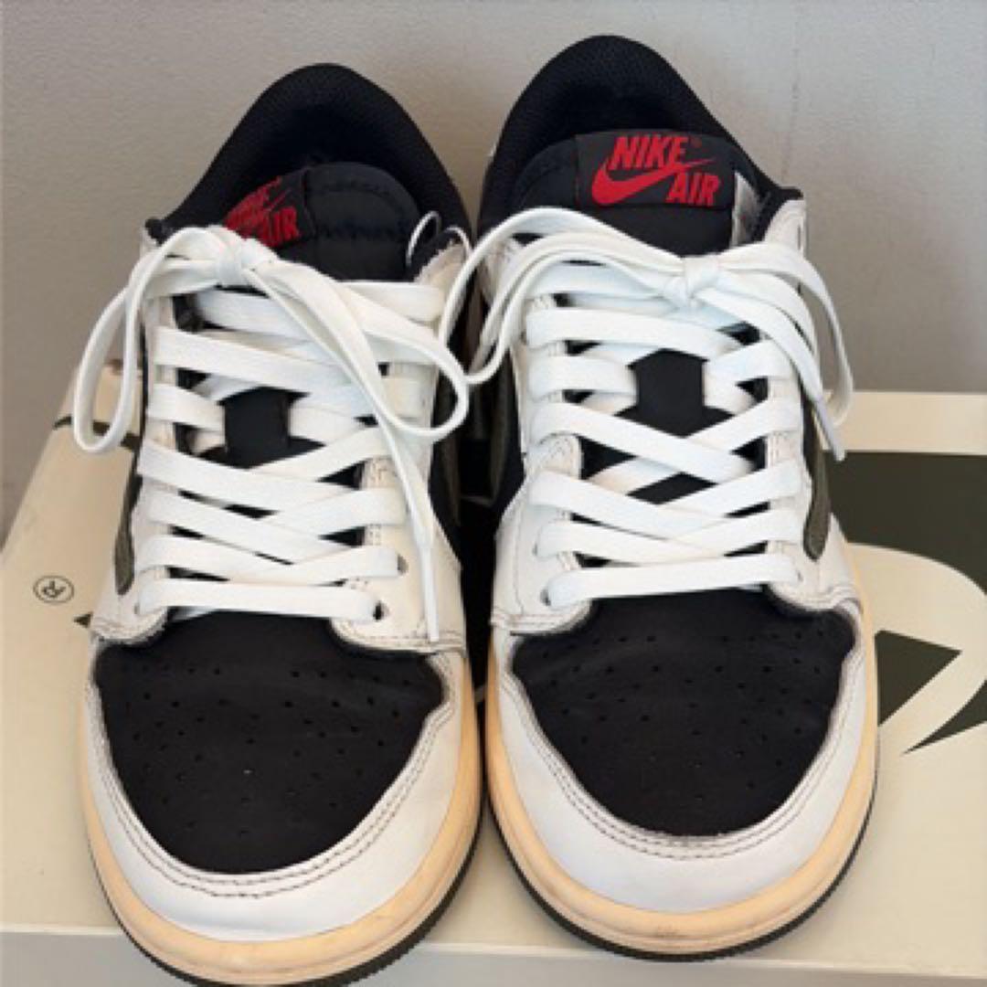 Travis Scott × Air Jordan 1 Medium Olive