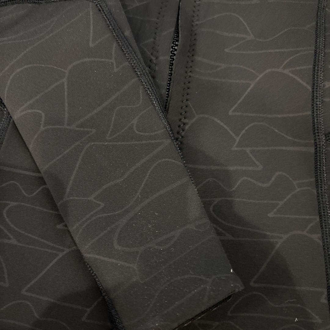 R1ライト・ユーレックス・ロングスリーブ・トップ　サイズ4