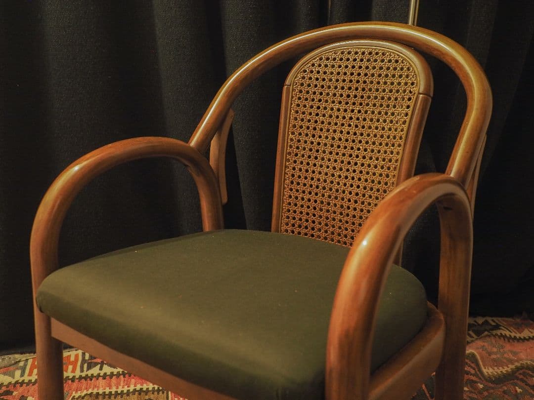 【値引中】“karimoku”アームラタンチェアC