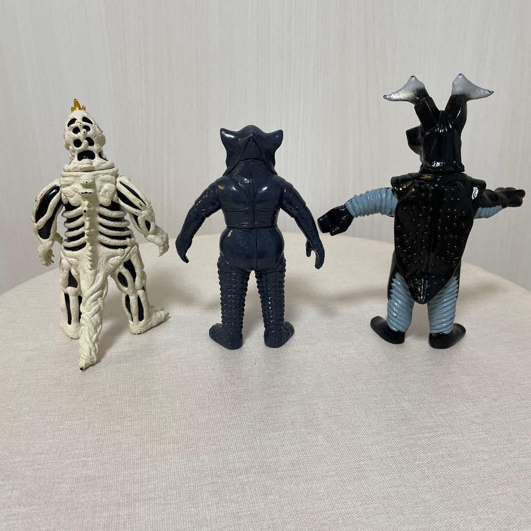 ウルトラマン　怪獣　フィギュア　18体セット （バラ売り不可）＋戦闘機