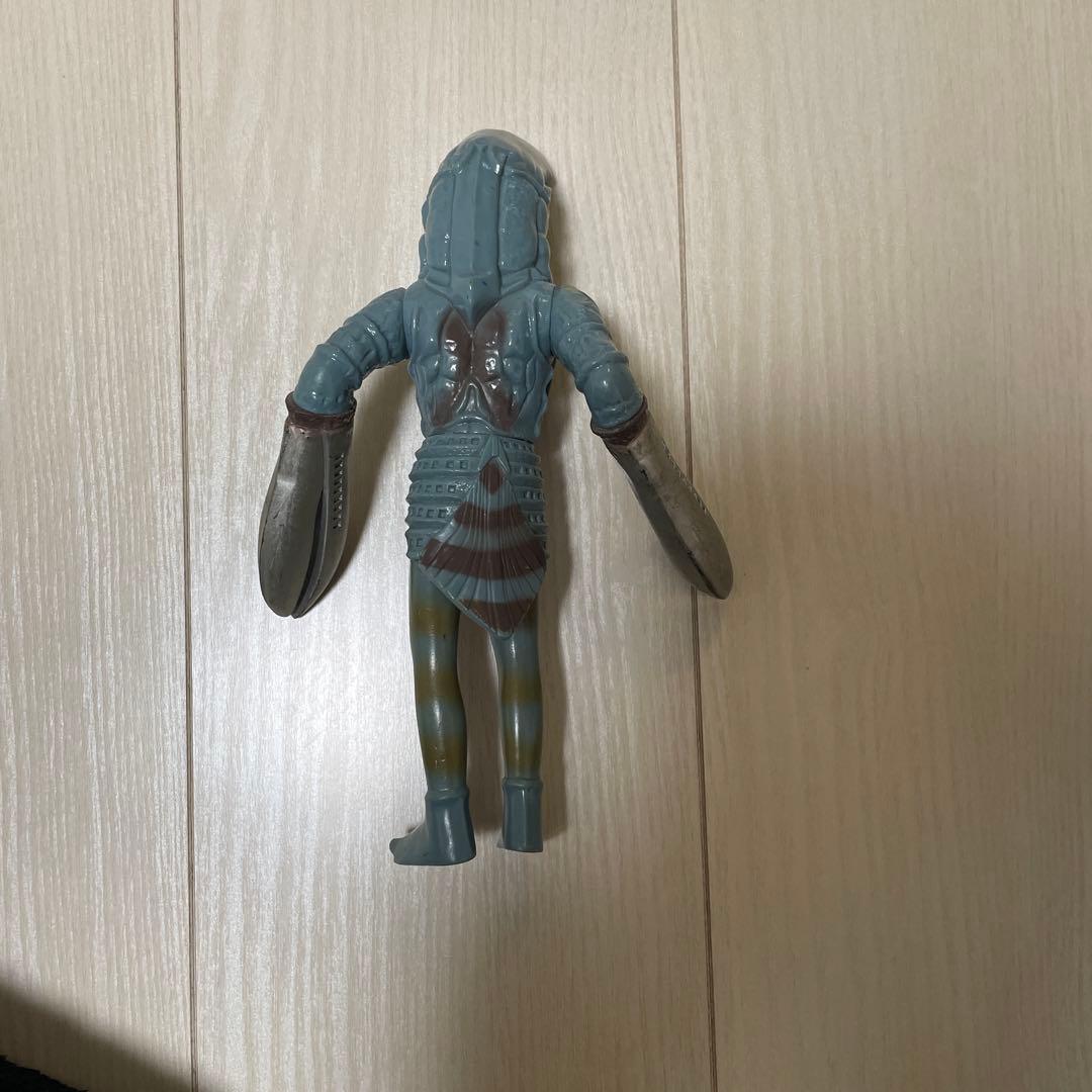 ウルトラマン　怪獣　フィギュア　18体セット （バラ売り不可）＋戦闘機