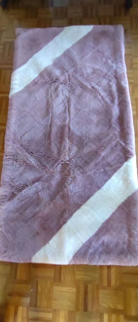 西川リビングムートンシーツ敷き”マフロン”