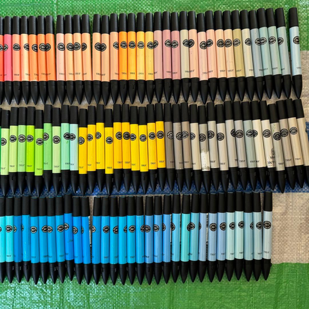 TRIA PANTONE 214本使いかけマーカー