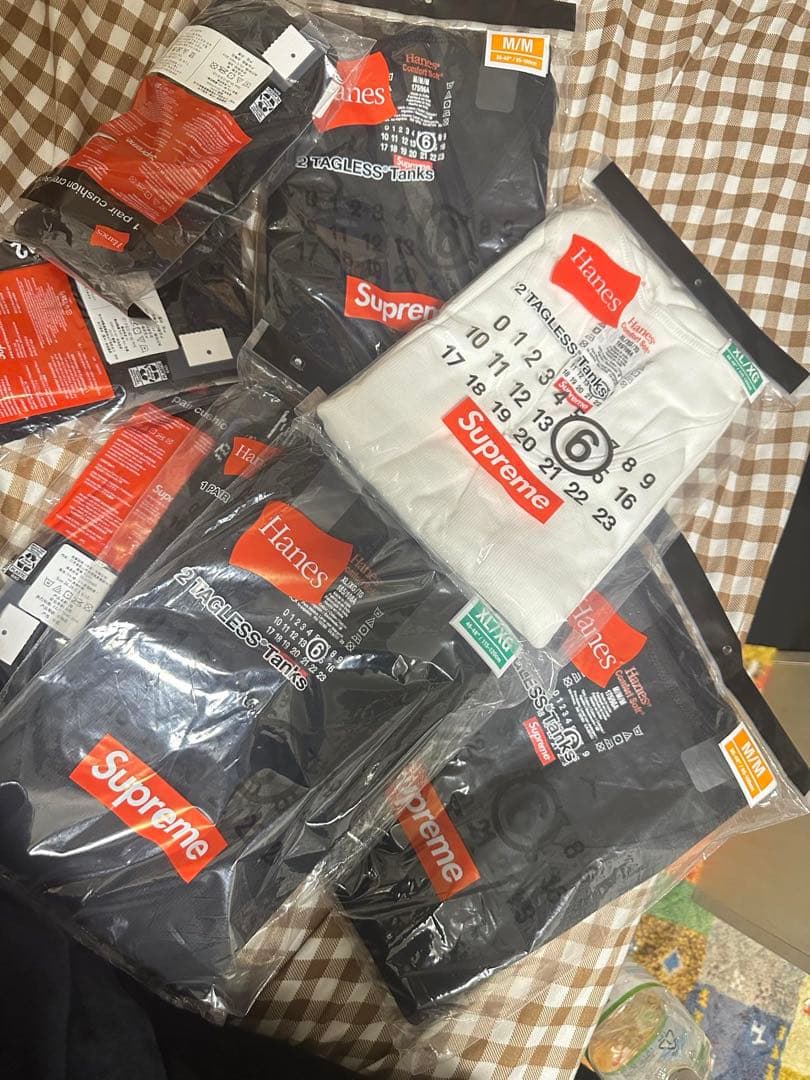 Supreme x MM6 Maison Margiela Hanes ソックス