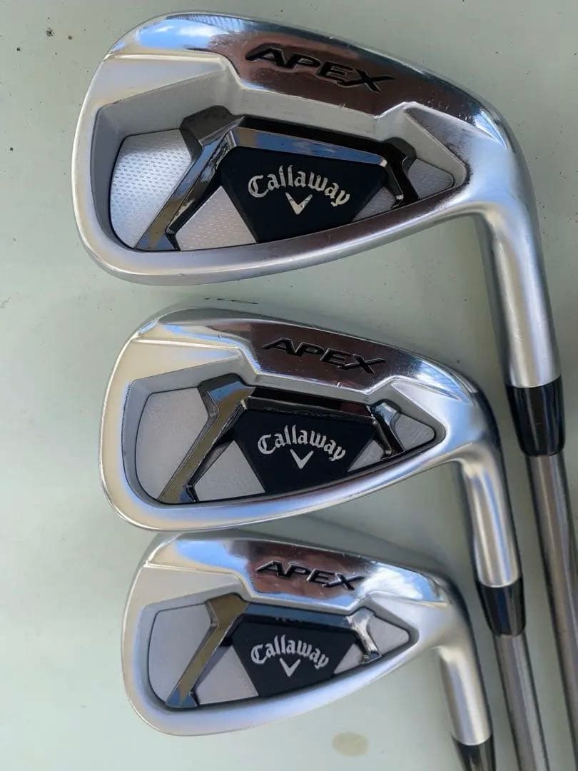 あうとばっ君出品