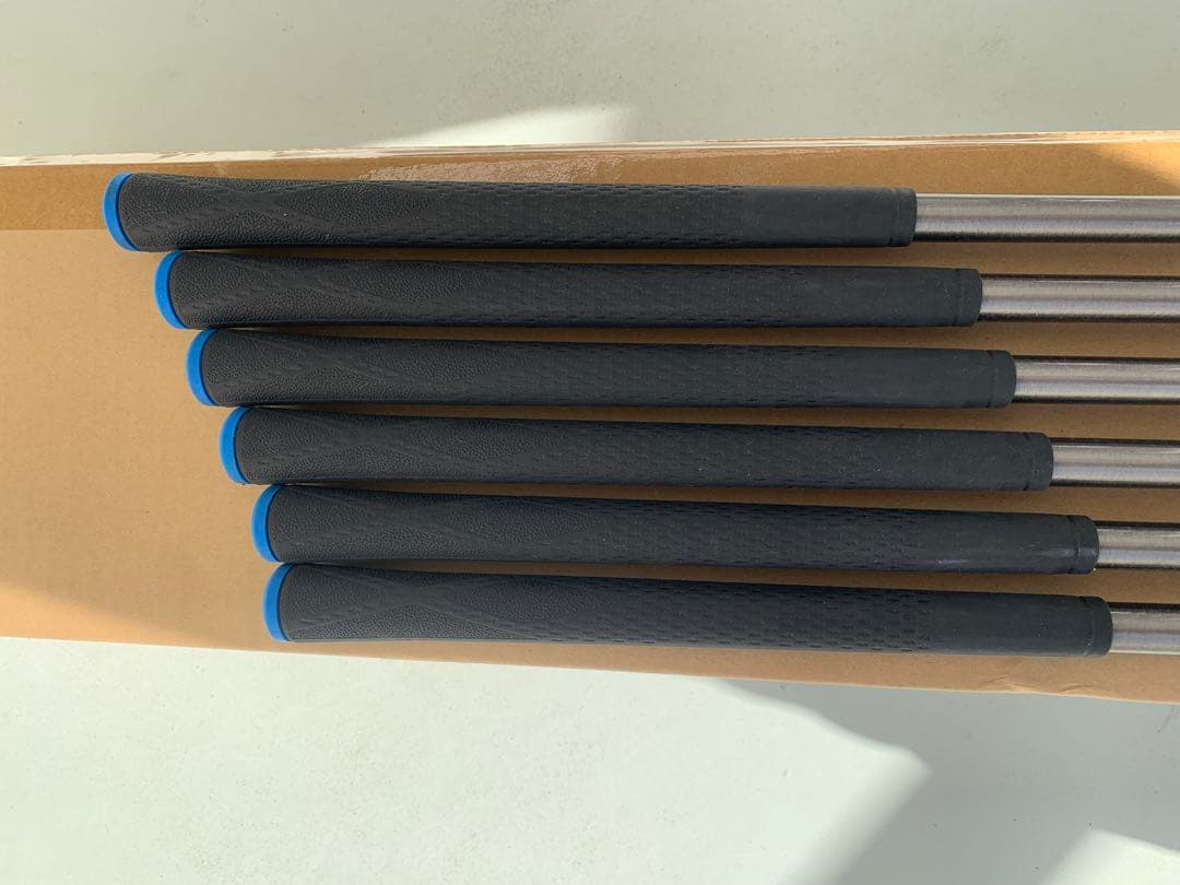 あうとばっ君出品