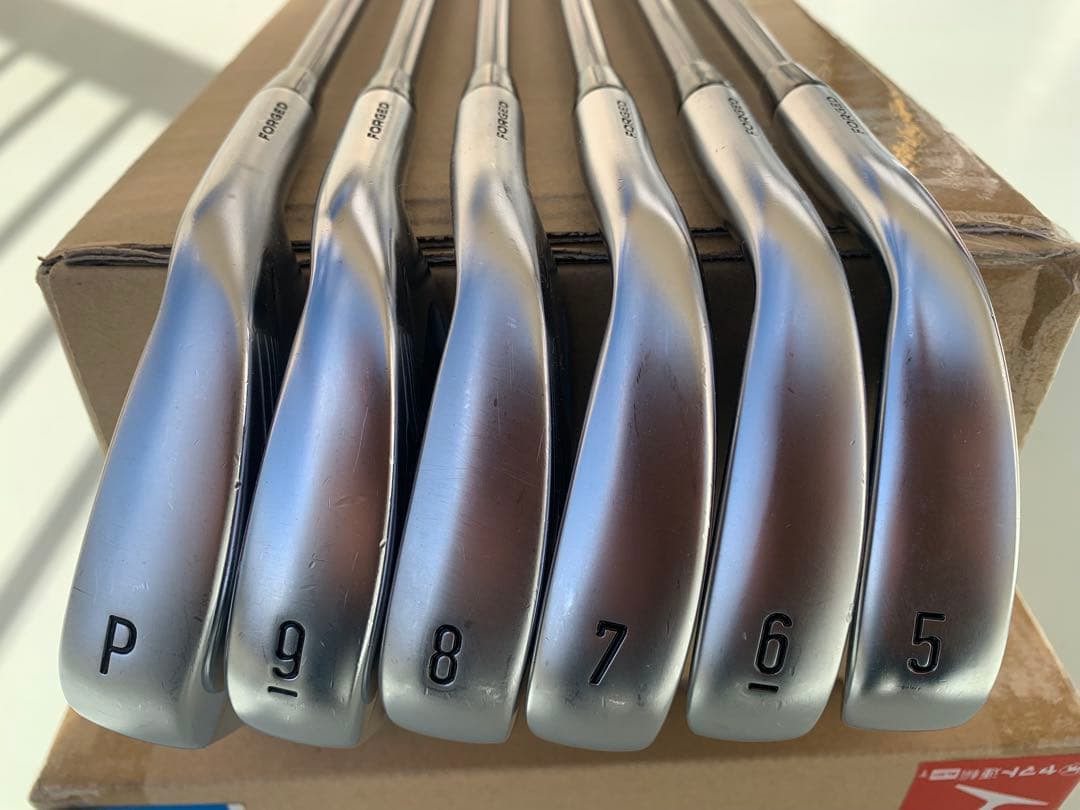 あうとばっ君出品