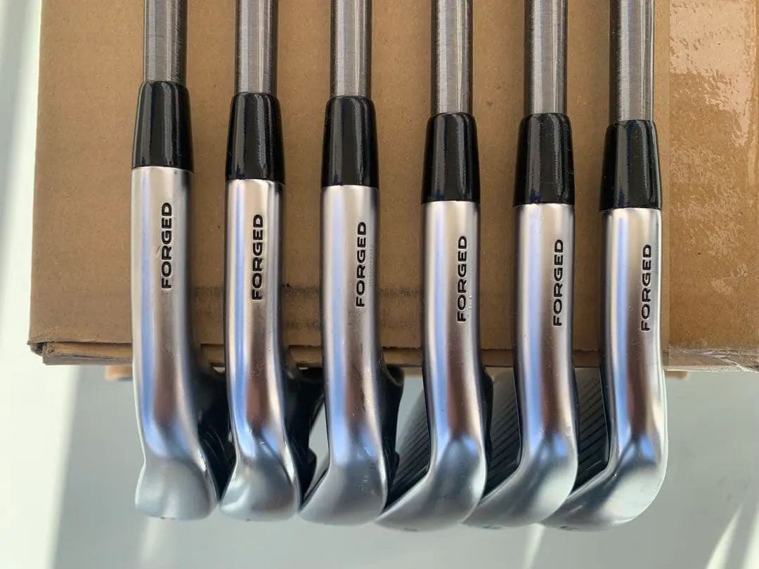 あうとばっ君出品