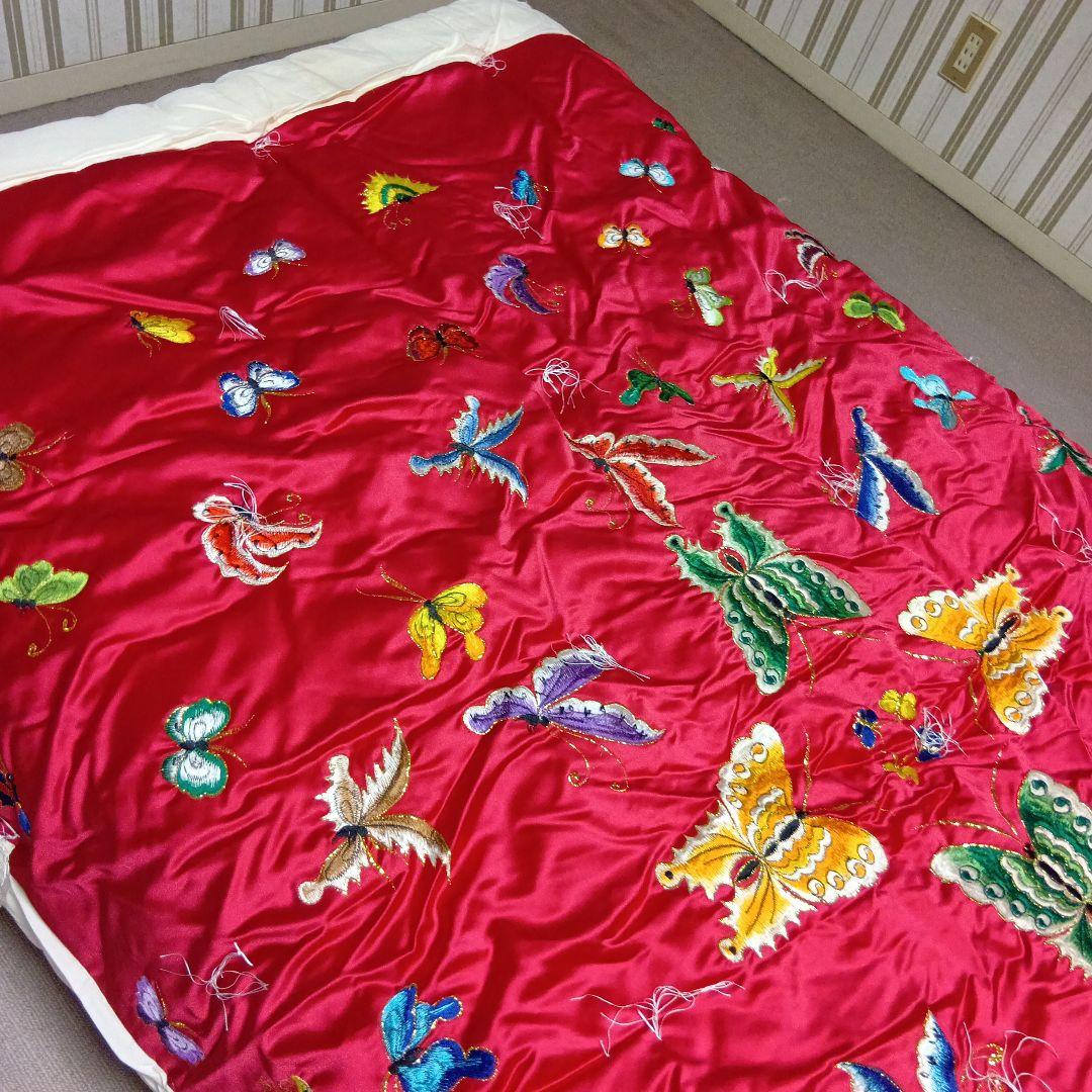 韓国刺繍　掛け布団　蝶々デザイン刺繍