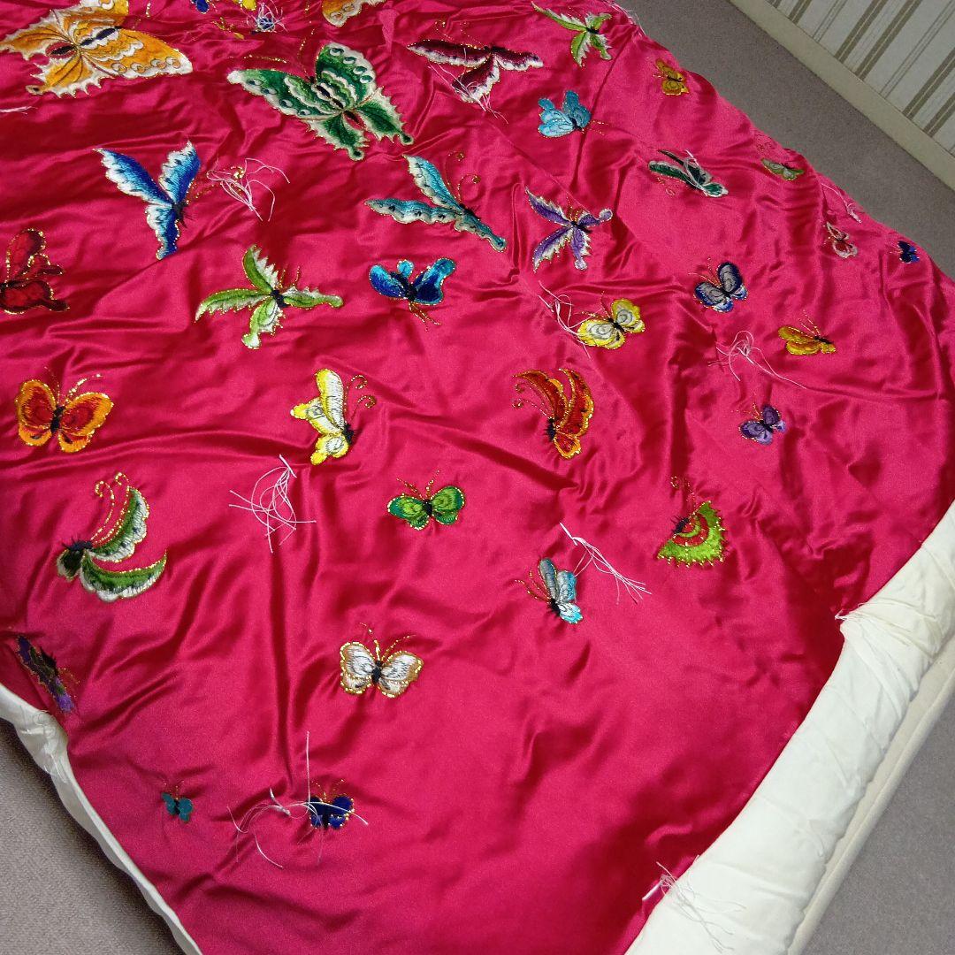 韓国刺繍　掛け布団　蝶々デザイン刺繍