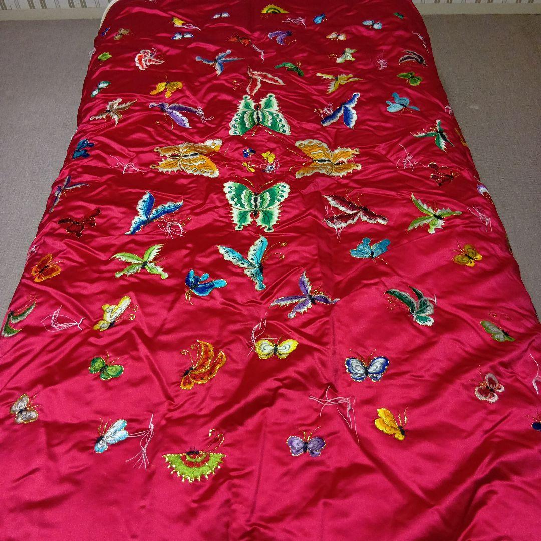韓国刺繍　掛け布団　蝶々デザイン刺繍