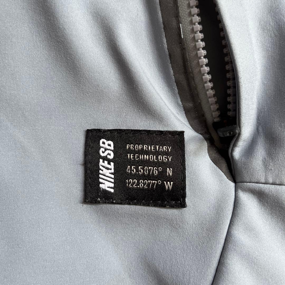 NIKE SB エニグマ（S）フード付きウェア ライトグレー