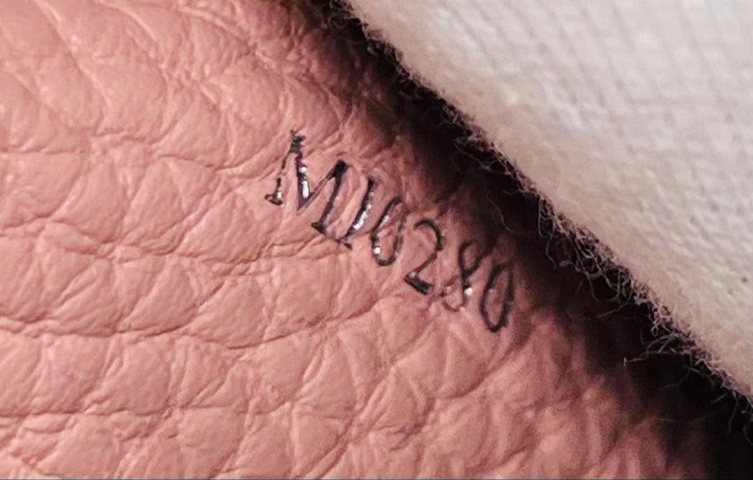 LV M61250 ポルトフォイユ カプシーヌ トリヨンレザー ウォレット 財布