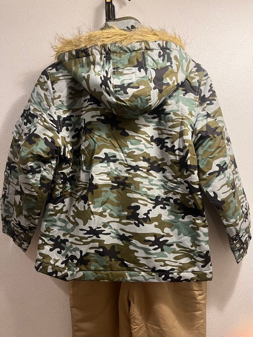 男の子　迷彩柄スキーウェアセット　140cm