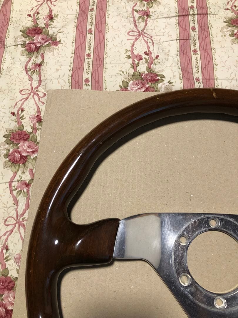 momo ウッドステアリング　中古品