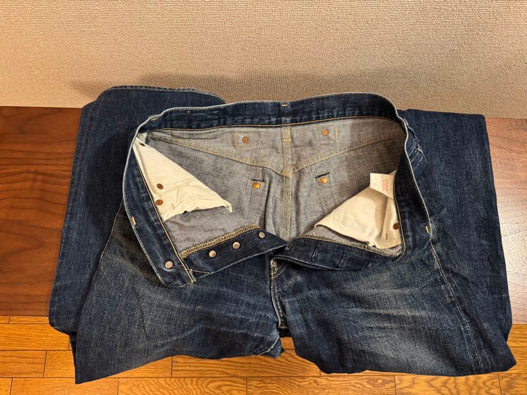 Levi’s 702 W33 L30