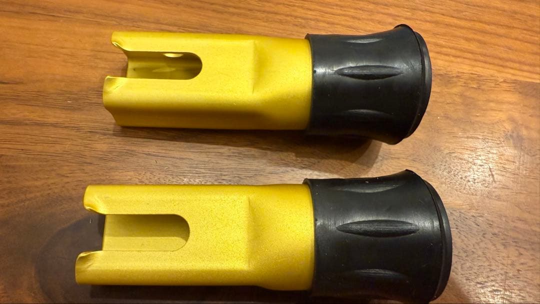 M*a様 novita 100 イエローゴールド 　カーミットチェア