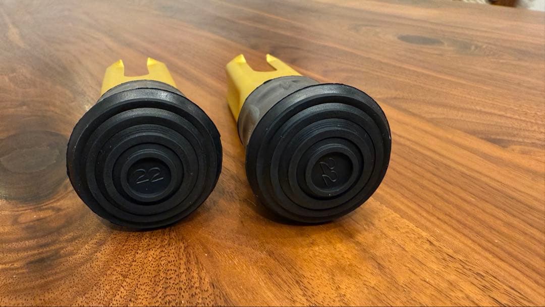 M*a様 novita 100 イエローゴールド 　カーミットチェア