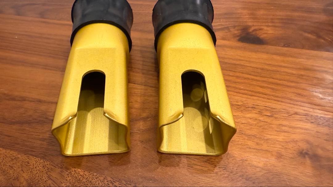 M*a様 novita 100 イエローゴールド 　カーミットチェア