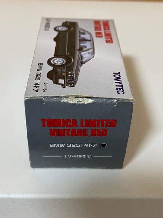 トミカリミテッドヴィンテージネオ　BMW 325i 4ドア
