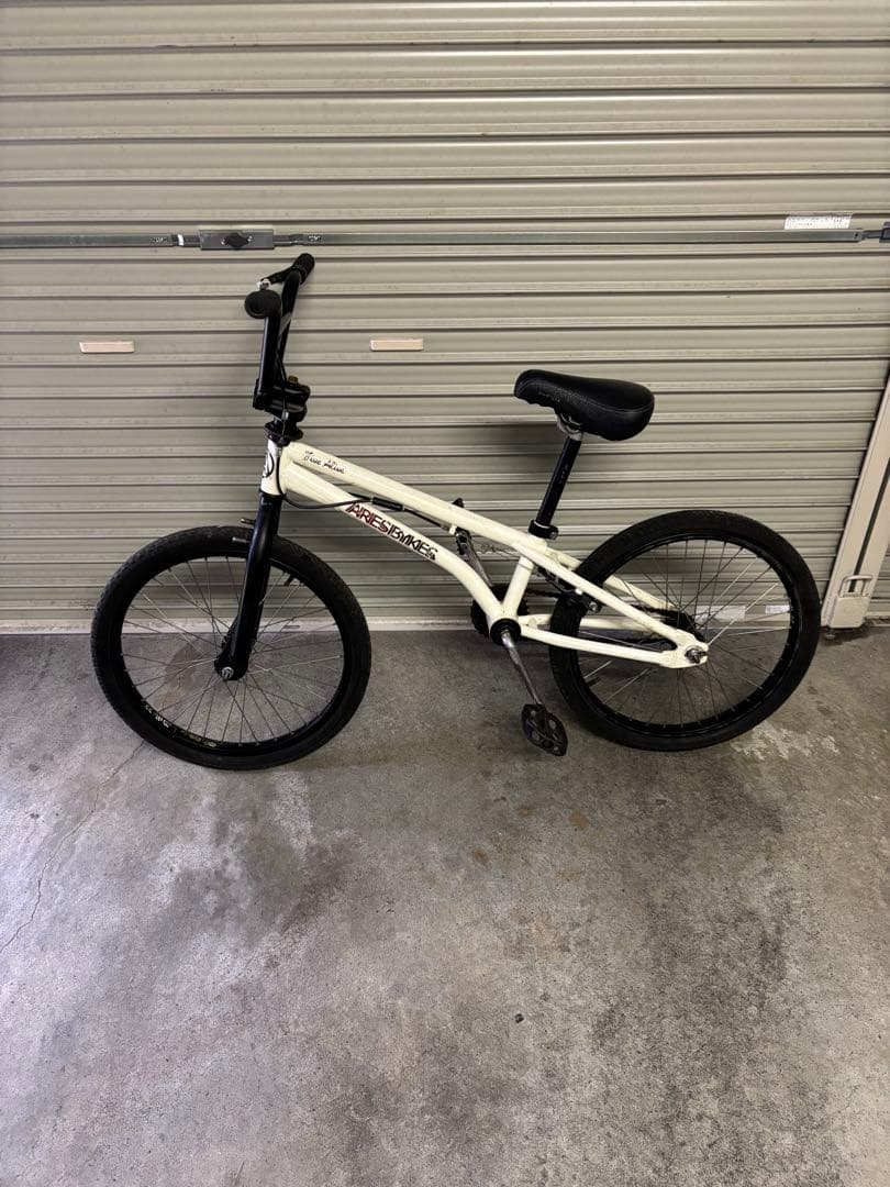 ARES BIKE 20インチfive alive(岐阜市近郊引き取り限定)