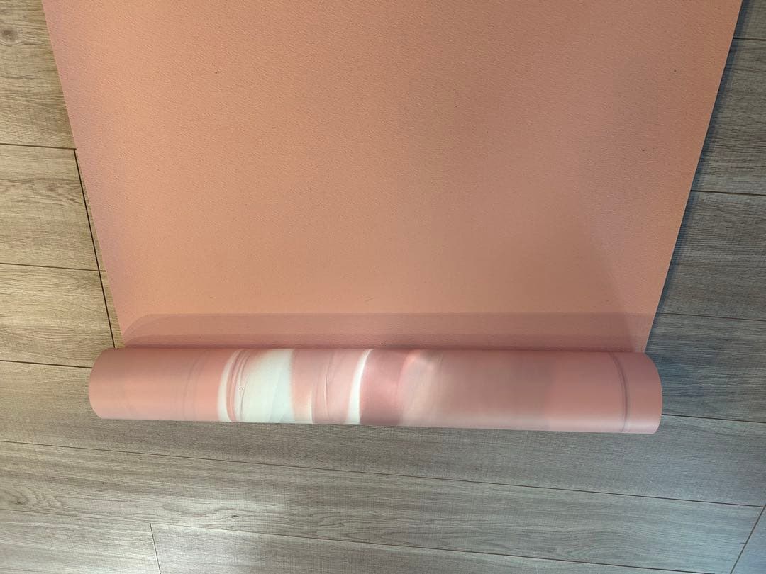 Lululemon ヨガマット ピンク、ヨガマットケース 黒色