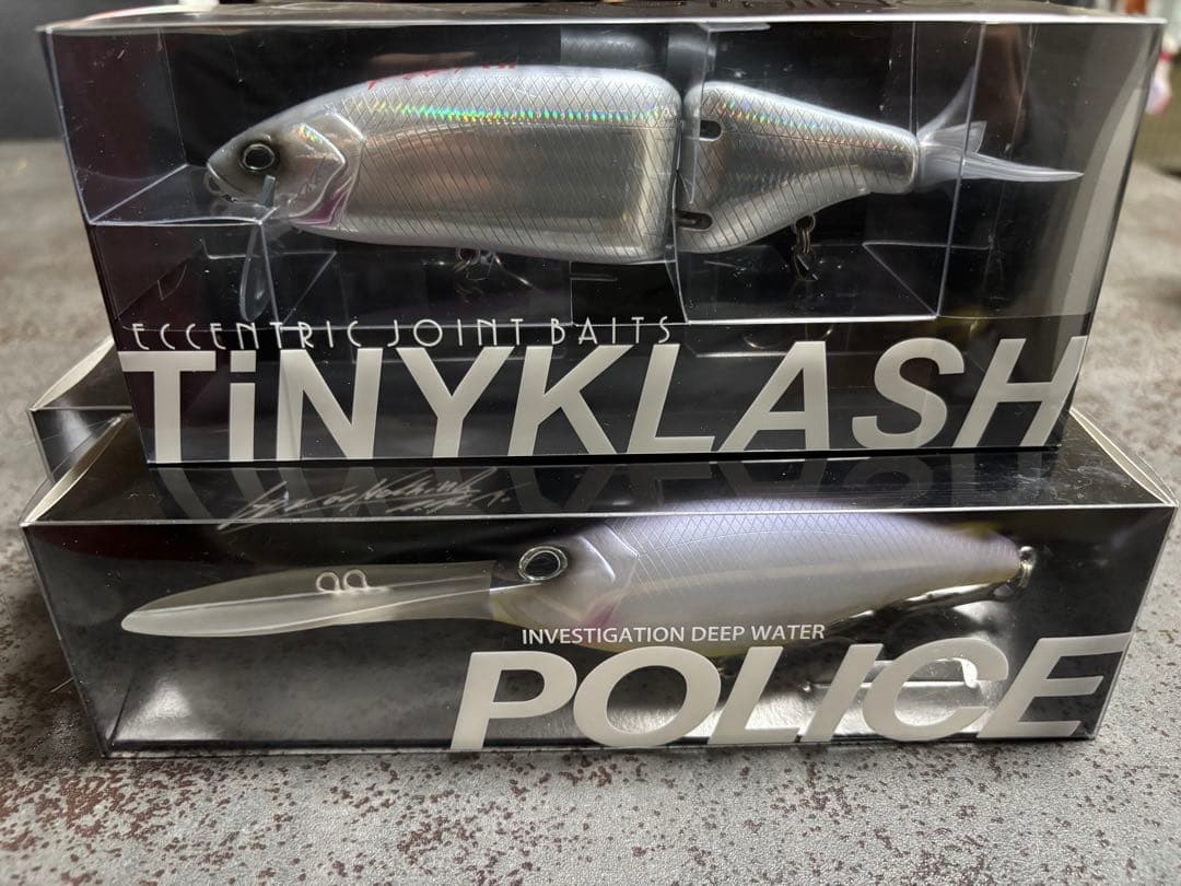 DRT TINYKLASH & POLICE ルアーセット