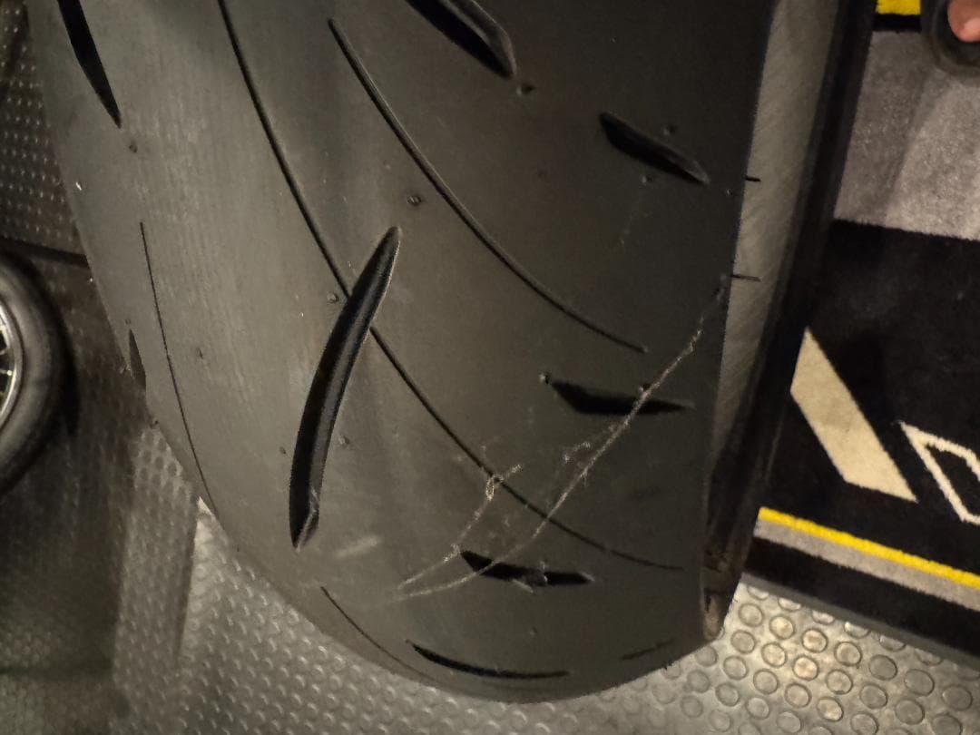 新車外しロードスポーツ2 前後セット　120/70ZR17 180/55ZR17