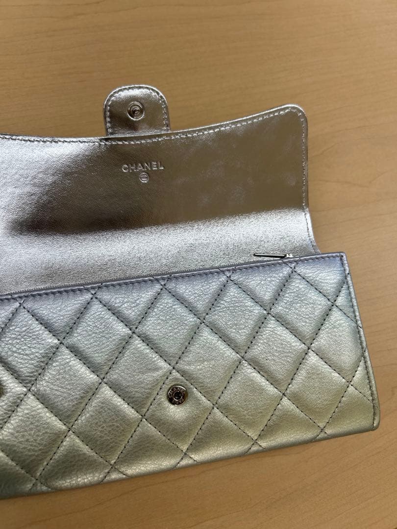 CHANEL シルバー キルティング 長財布