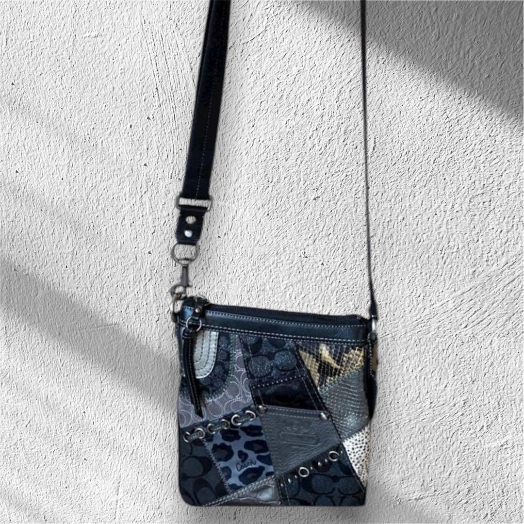 美品　COACH ショルダーバッグ パッチワーク サコッシュ パイソン　ロゴ