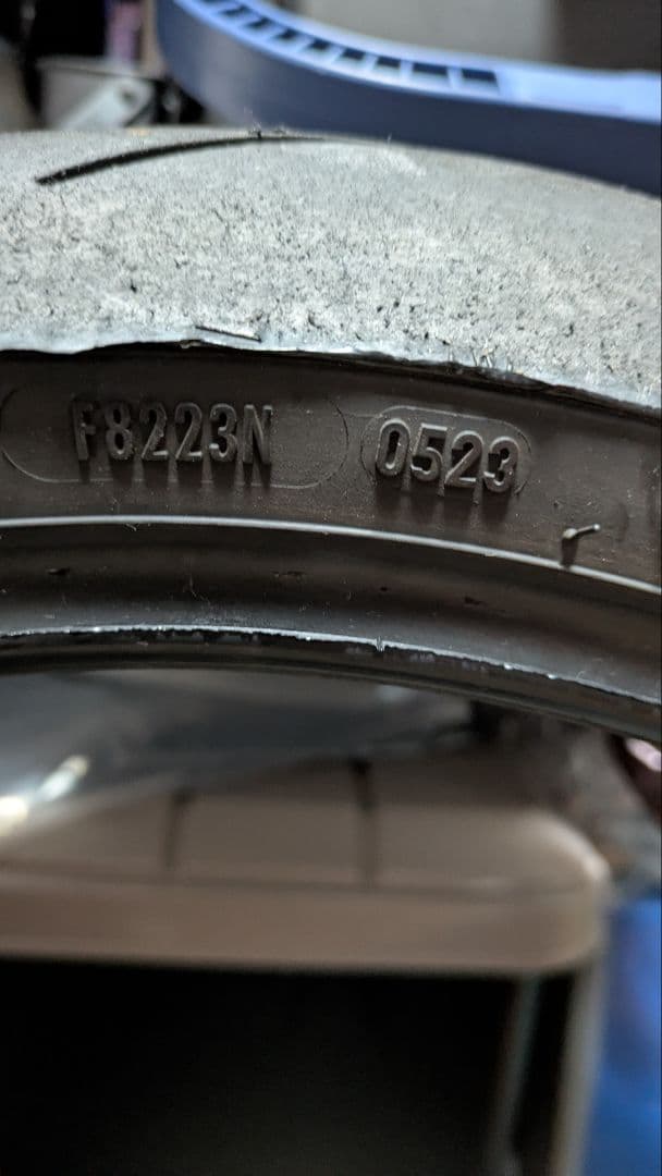 ピレリ スーパーコルサSC V4 120/70R17 2本