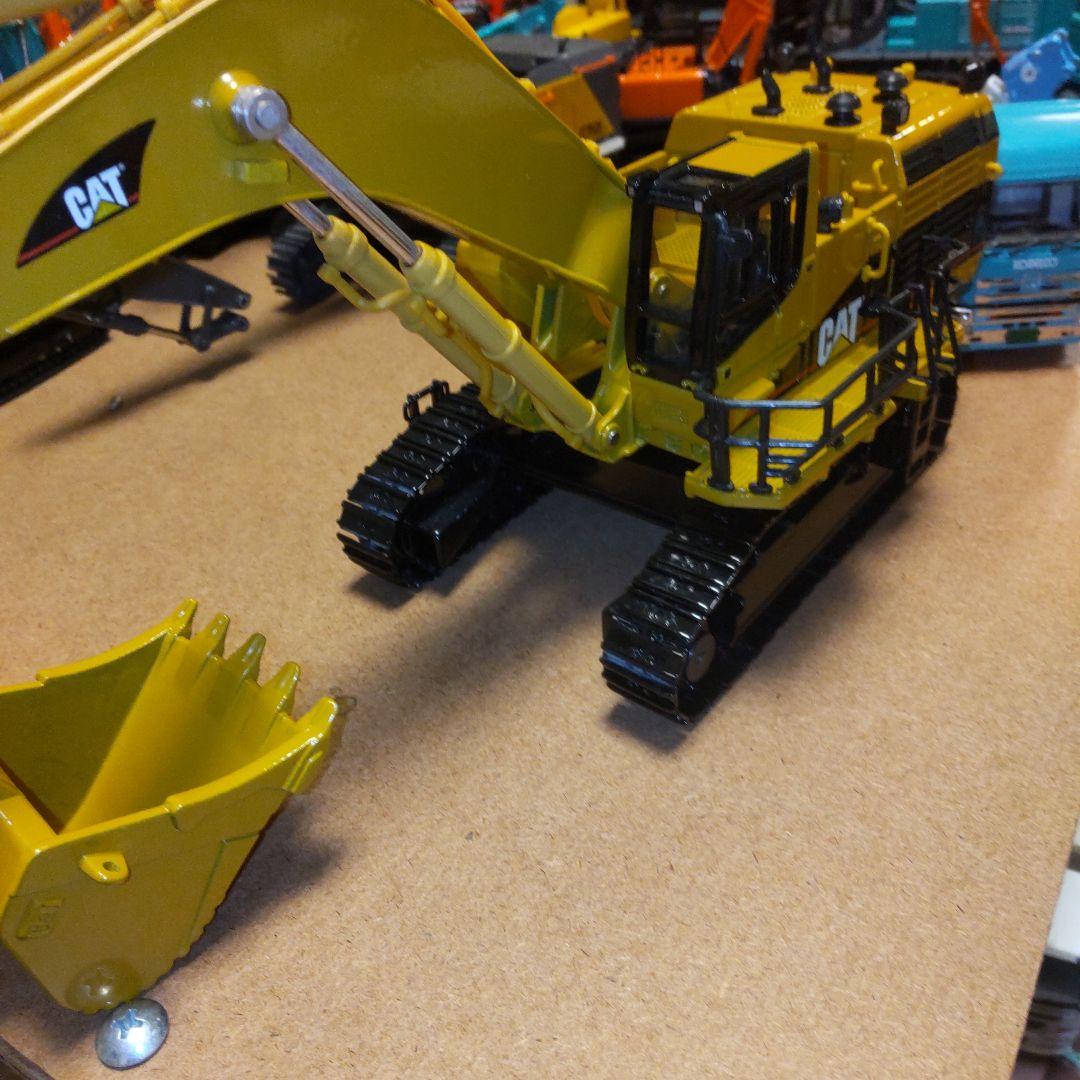 しろくま　キャタピラー建機　CAT5110B 1/50