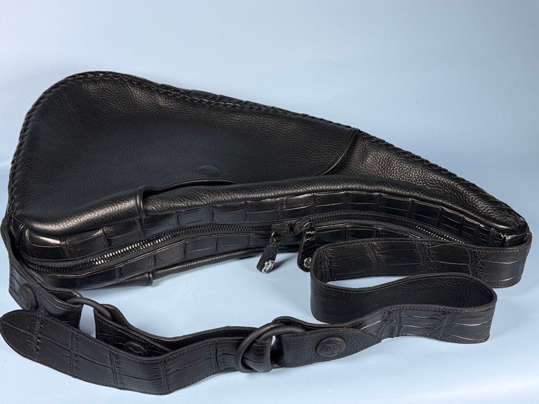 FUNNY STALLION DRAFTING BAG 黒レザー ボディバッグ