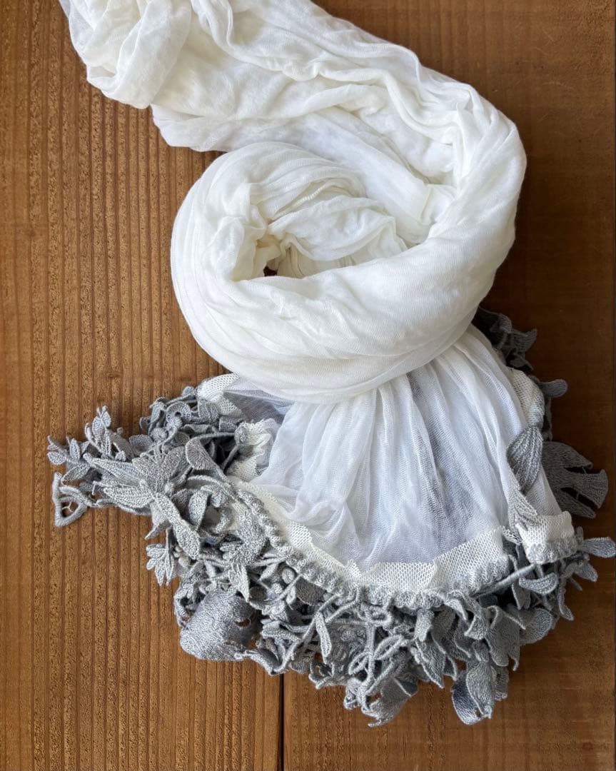 【未使用】ミナペルホネン／forest paradeストール ホワイト＋グレー