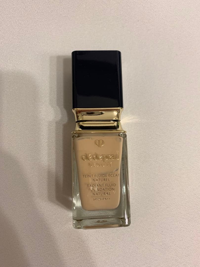 クレドポーボーテ　リキッドファンデーション　タンフリュイドエクラ ナチュレル