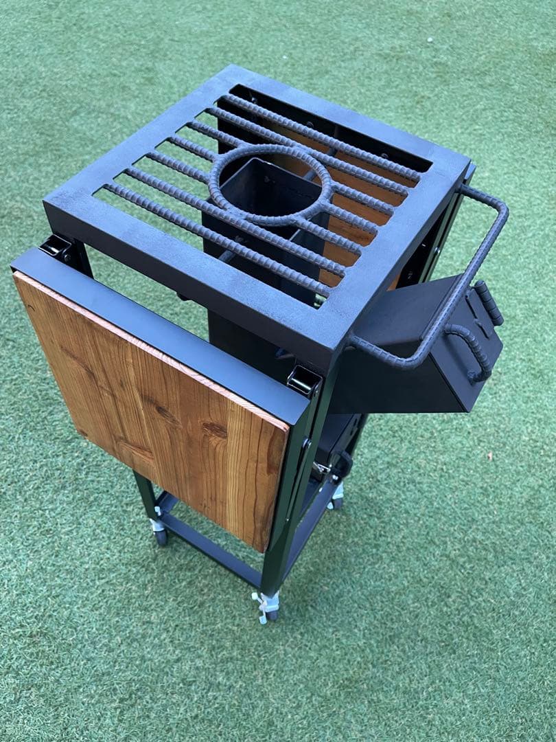 移動式折りたたみテーブル付きロケットストーブ