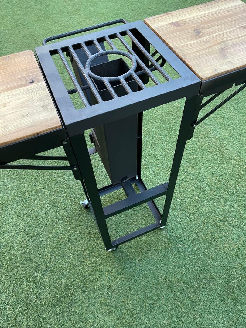 移動式折りたたみテーブル付きロケットストーブ