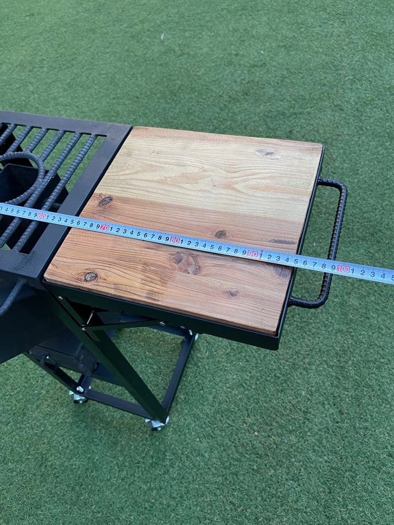 移動式折りたたみテーブル付きロケットストーブ