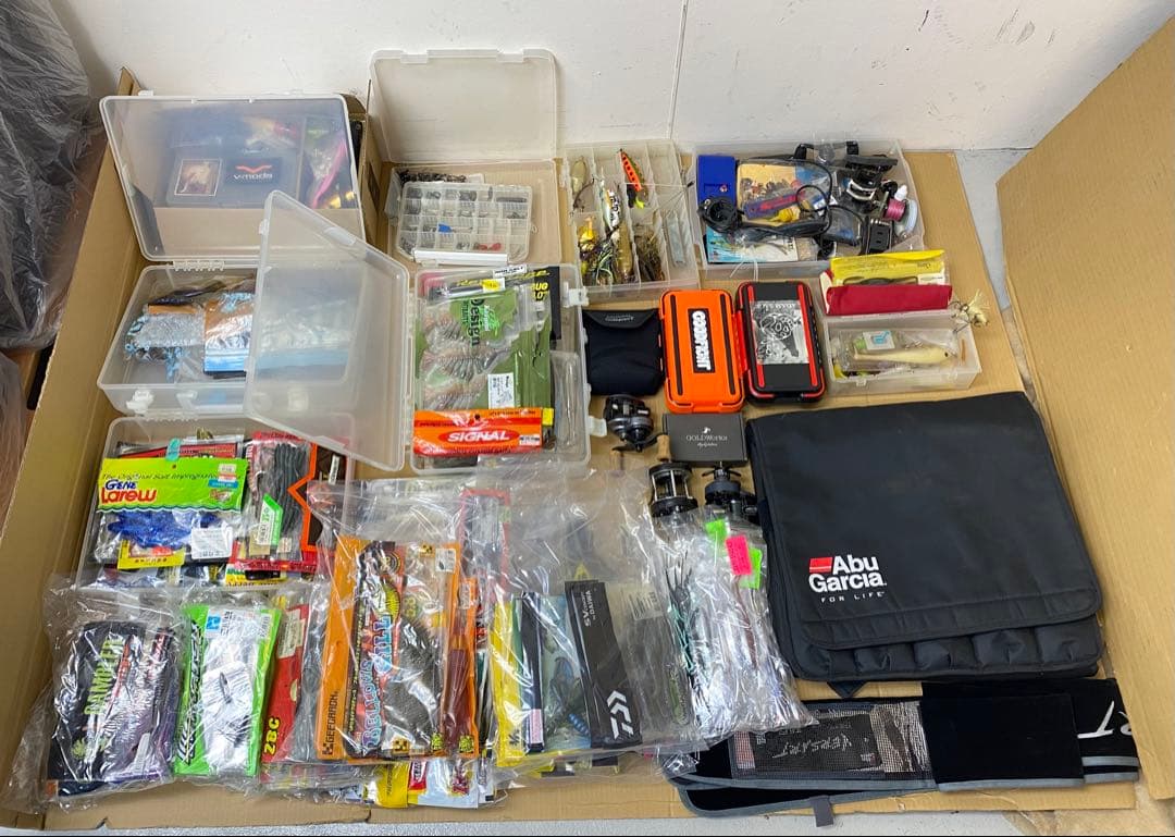 釣り道具 まとめ売り リール ルアー ワーム 大量