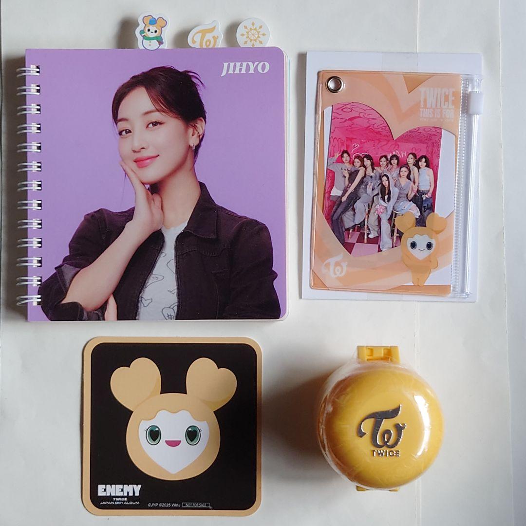 TWICE ジヒョ ジブリー GIGO ふわもこ ユニフォーム サンリオ - メルカリ