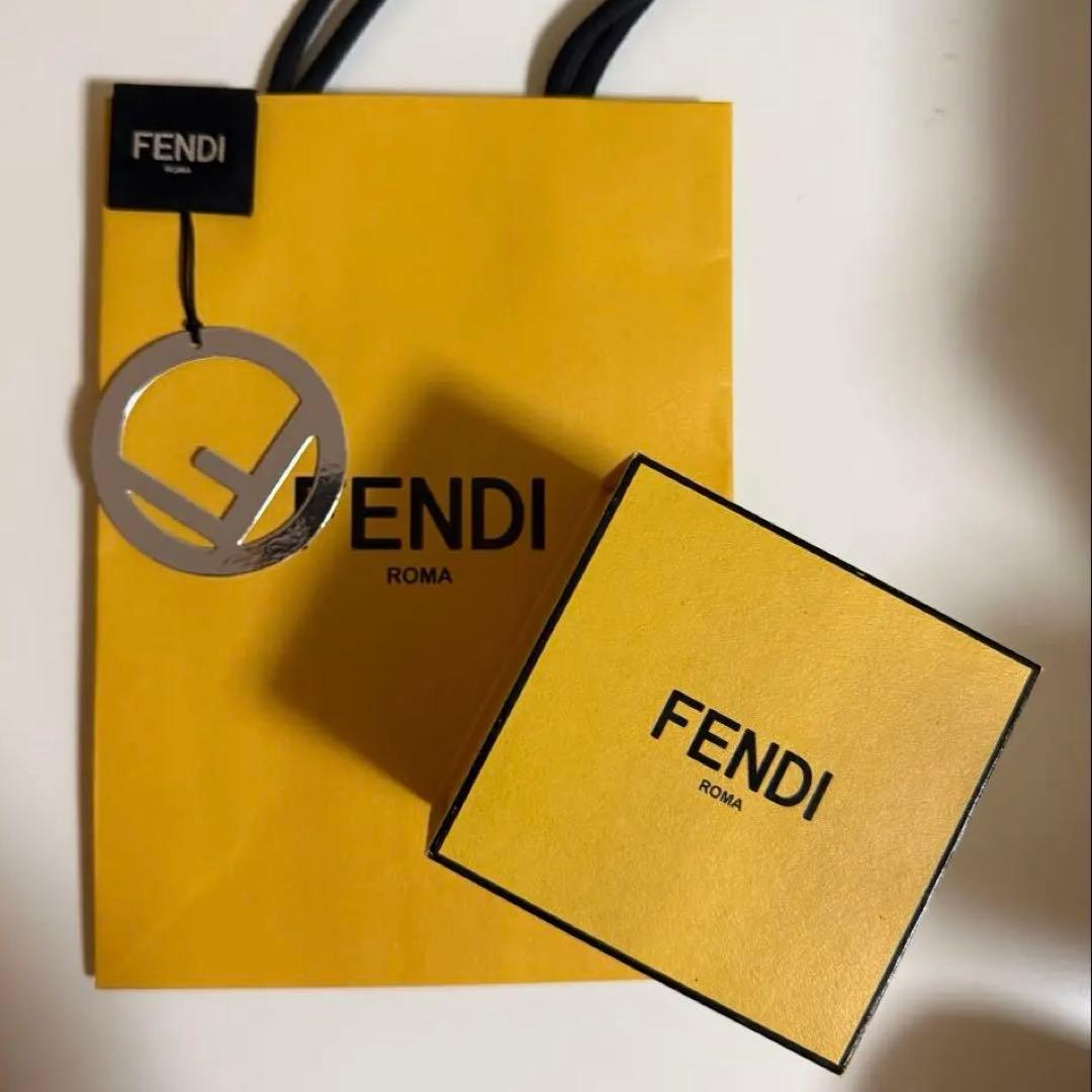 FENDI フェンディ エフ イズ ナローバングルS ゴールド ブレスレットの