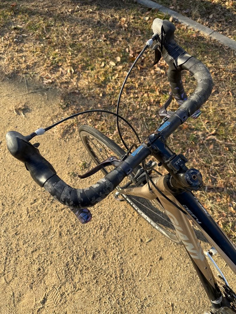 【GIANT DEFY】ロードバイク／スタンド付き／要整備