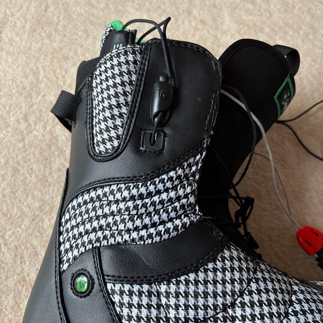 burton スノーボードブーツ 女性用 ブラック/ホワイト/グリーン