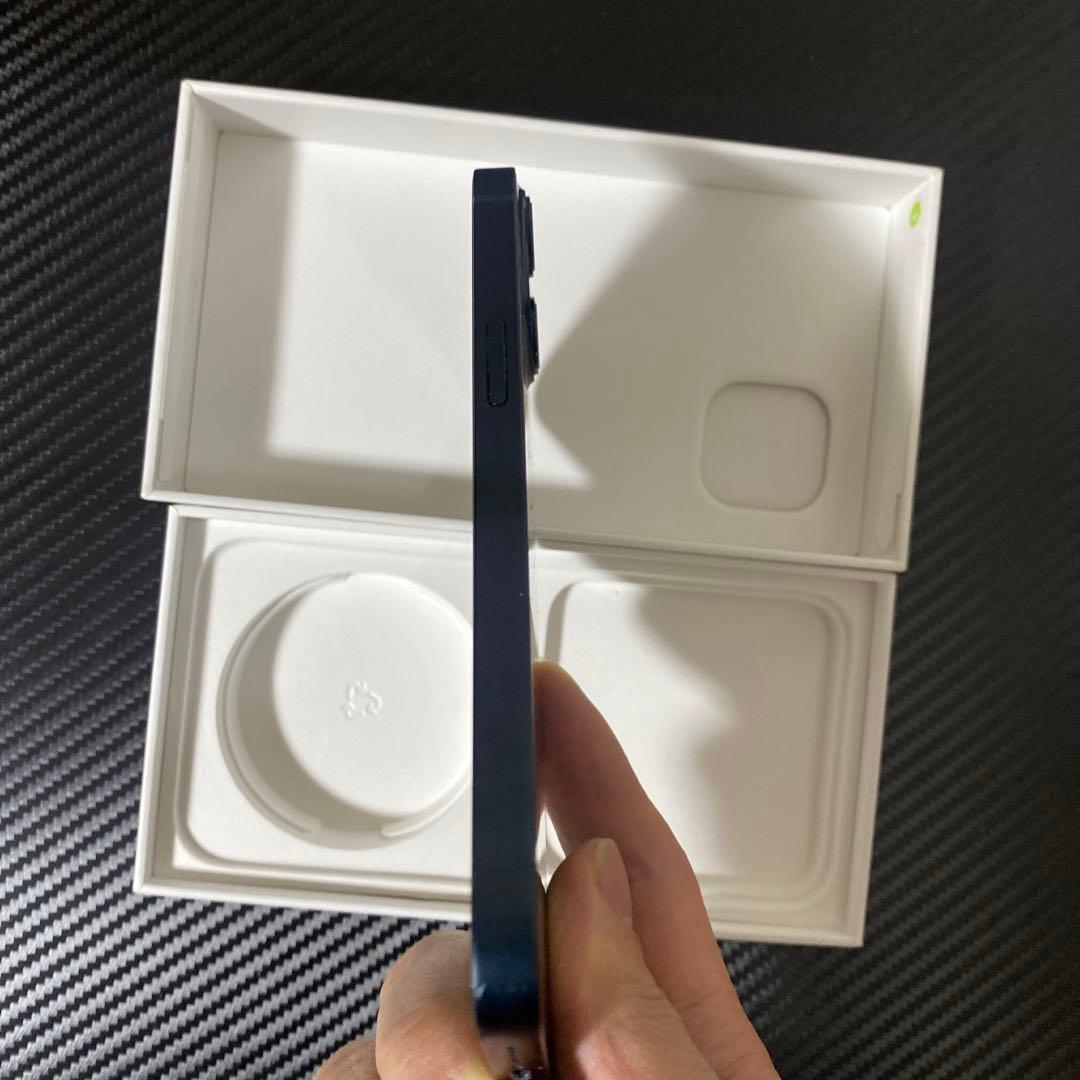 iPhone 13 128gb simフリ　バッテリー94%