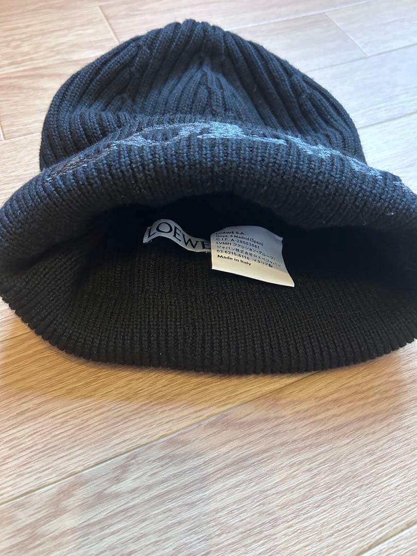 LOEWE 黒 ニット帽
