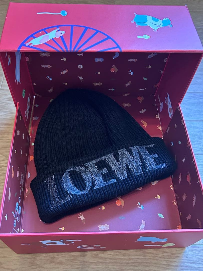 LOEWE 黒 ニット帽