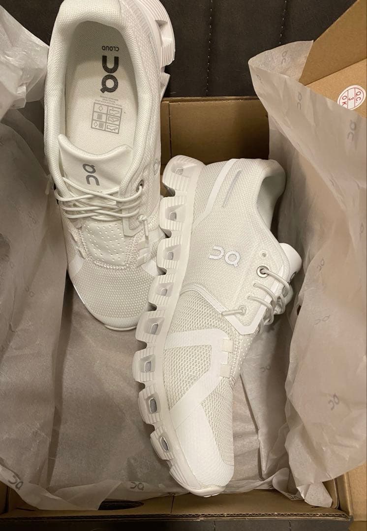 新品/On オン クラウド5 ランニング オールホワイト 25cm 今週特価‼️