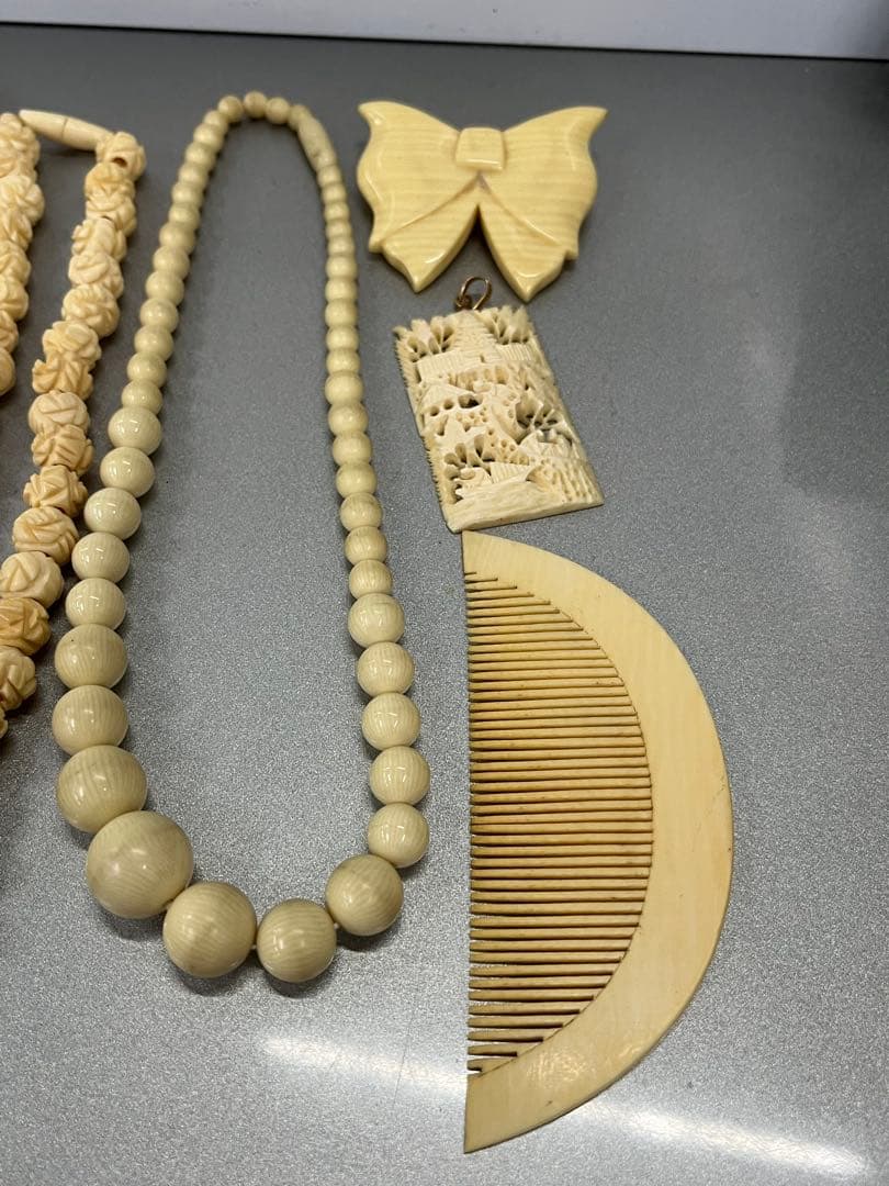 象牙調 アクセサリー ネックレス イヤリング　ペンダントブーロチ11点まとめ売る