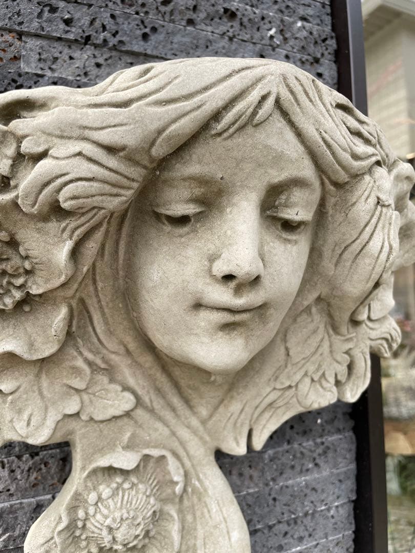 マドンナ　フェイス　プランター　花鉢　壁掛け　オブジェ