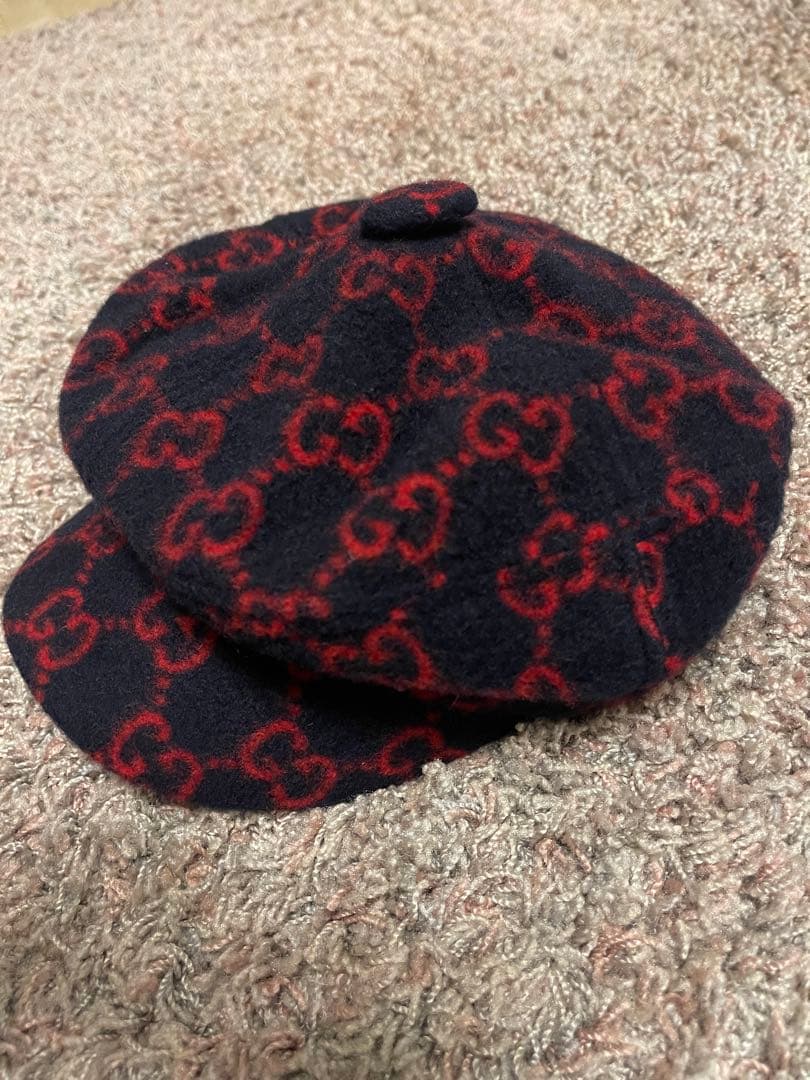 Gucci ベレー帽 黒と赤 GGロゴ
